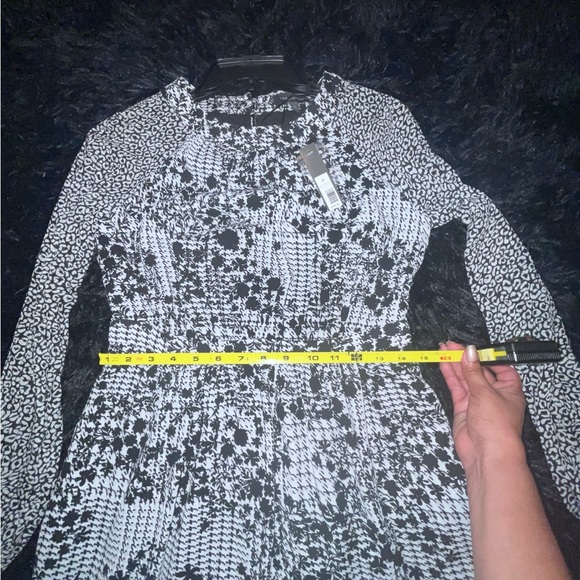 The Limited Black and White Floral Long Sleeve Dress size 0 - Picture 8 of 11